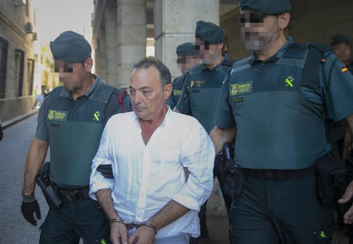 José Antonio Marín (c), gerente de la empresa Magrudis, causante del brote de listeriosis, pasa a disposición judicial acusado de causar una intoxicación alimentaria y homicido imprudente (Foto de archivo).