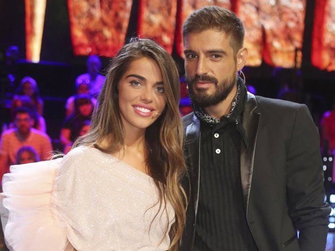 Violeta y Fabio en el plató de 'Supervivientes 2019'