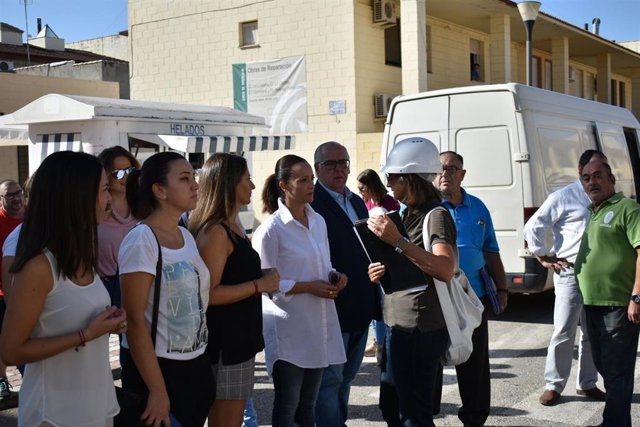 Visita a las obras de mejora en la promoción de 134 viviendas