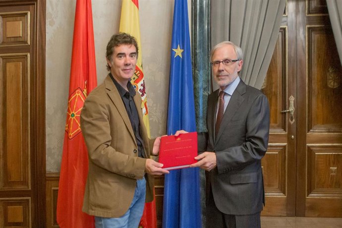 El consejero Eduardo Santos y el fiscal superior de Navarra, José Antonio Sánchez