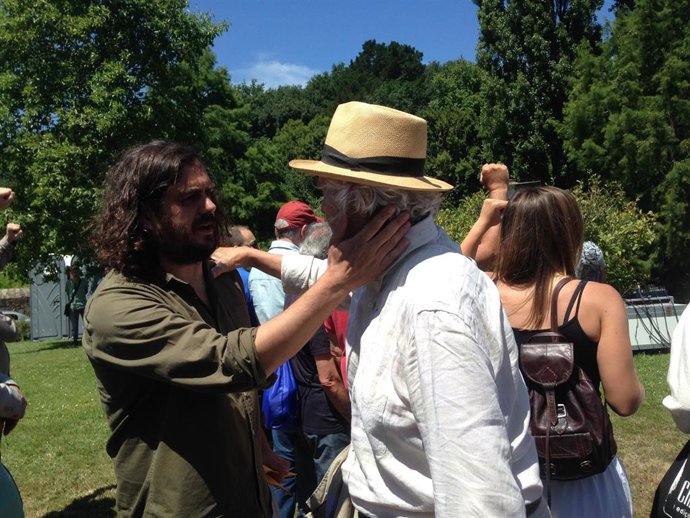 Beiras y Antón Sánchez en el acto de Anova del Día de Galicia