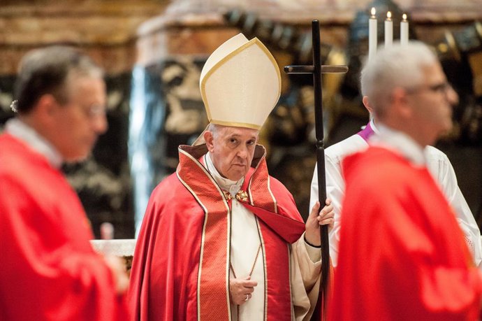 El Papa pide a los sacerdotes homilías breves, sin "temas extraños" y que no sea