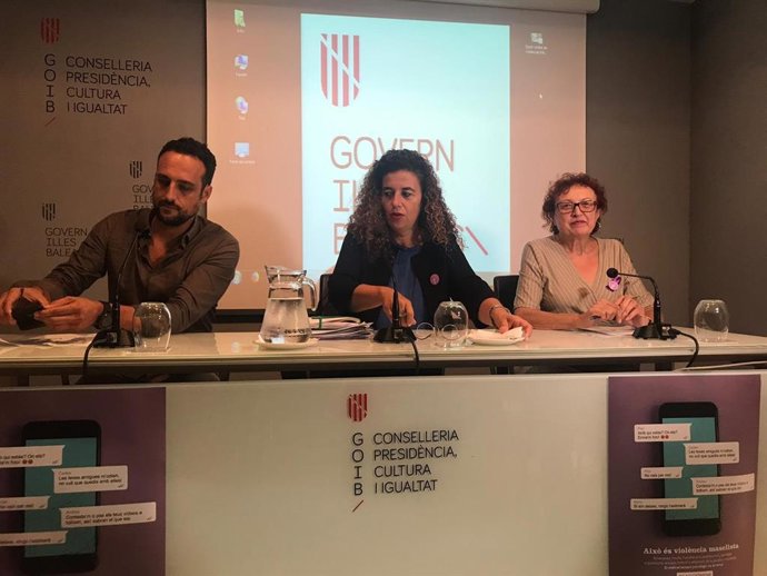 La consellera de Presidncia, Cultura i Igualtat, Pilar Costa, en roda de premsa.