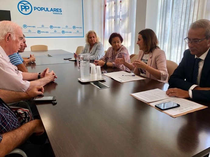 Catalá se reúne con la Federación de Vecinos