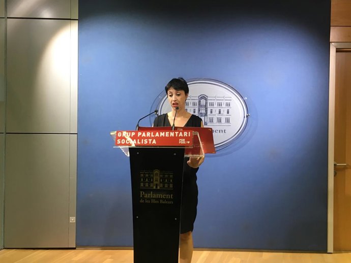 La portaveu del Grup Parlamentari Socialista, Sílvia Cano.