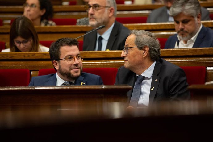 El president de la Generalitat Quim Torra i el vicepresident de la Generalitat, Pere Aragons, durant la segona part del debat de política general al Parlament el 26 de setembre del 2019.