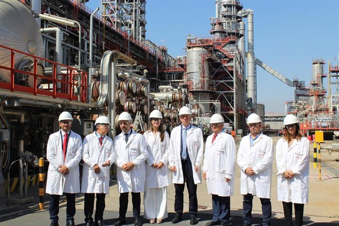 [Grupohuelva] Nota Y Fotos Junta (Visita Del Consejero De Hacienda A Cepsa)