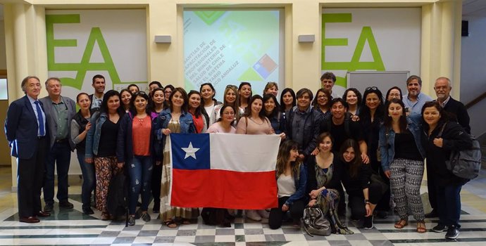 Granada.- Sanitarios chilenos conocen en Granada el modelo de gestión de los cen