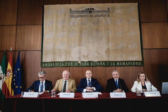 Inauguración del XIII Foro de Sanidad en el Parlamento de Andalucía.