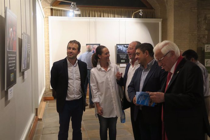 Inauguración de la exposición de Mensajeros de la Paz en la Diputación de Jaén
