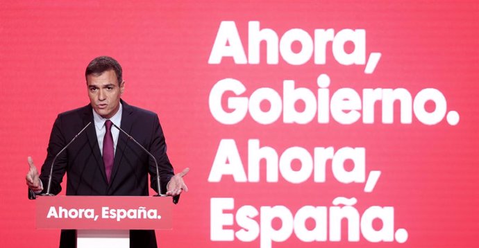 El secretari general del PSOE i president del Govern central en funcions, Pedro Sánchez, durant la seva intervenció en l'acte de presentació del lema de campanya per al 10N, a Madrid (Espanya), 30 de setembre