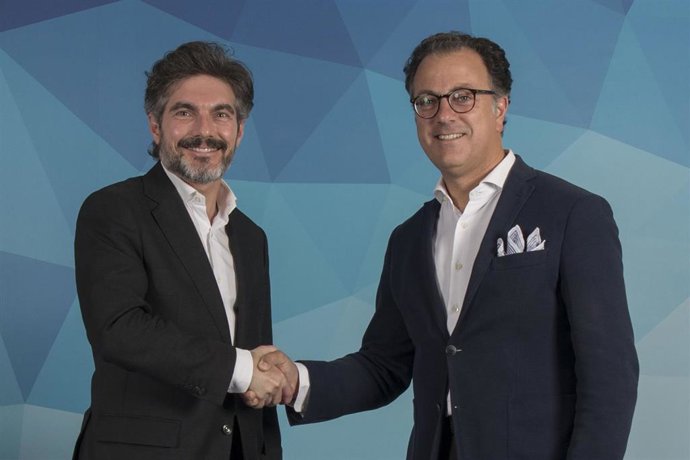 Xavier Gangonells (AED) y Antonio Lasaga (Airbus)