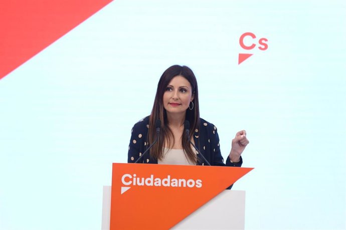 La portavoz de la Ejecutiva de Ciudadanos, Lorena Roldán, ofrece una rueda de prensa en la sede del partido.