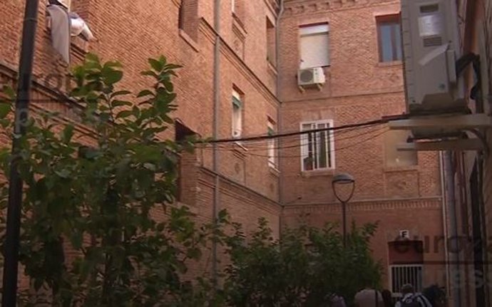 Foto del edificio en el que vivía la mujer asesinada en Tetuán