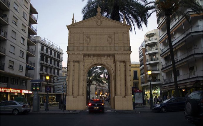 Arquitectos de la US recrean la desaparecida Puerta de Triana en Sevilla