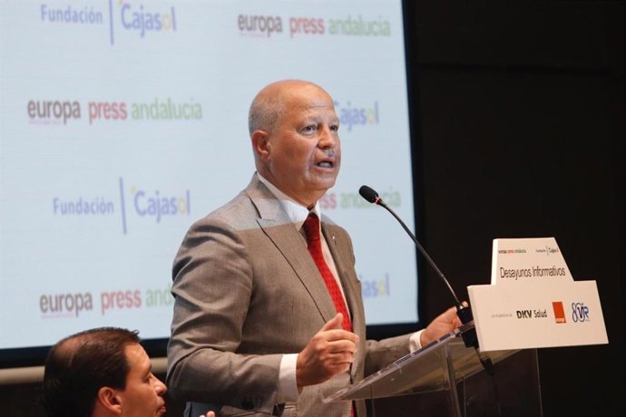 El consejero de Educación y Deporte, Javier Imbroda, en una imagen de archivo del desayuno informativo de Europa Press Andalucía.