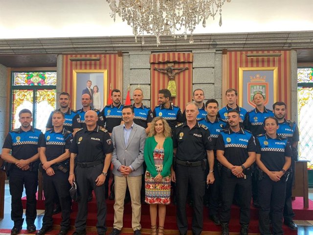 En el centro, Daniel de la Rosa, alcalde de Burgos, y a su derecha Blanca Carpintero, concejal de Seguridad Ciudadana.