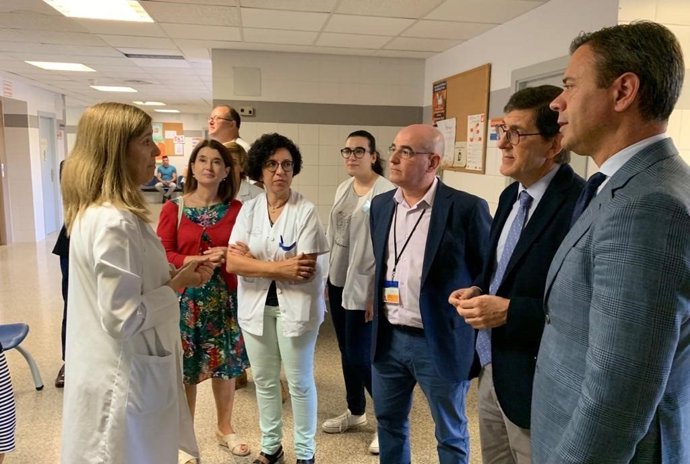 El consejero de Salud, Manuel Villegas, visitó el centro de salud Mariano Yago de Yecla para hacer balance del Programa de Uso Responsable de Antibióticos en la Primera Infancia