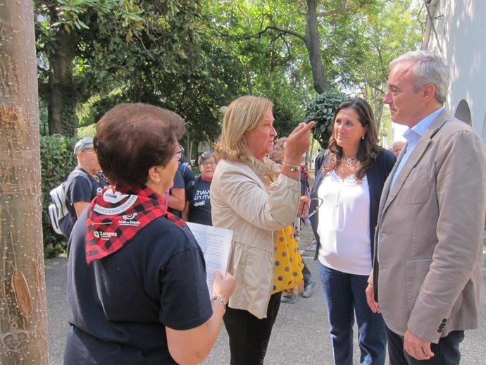 El alcalde de Zaragoza y la concejala delegada de Mayores participan en el Día del Mayor.