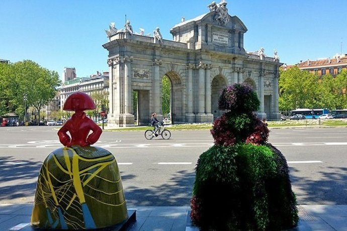 Imagen de dos meninas que se podrán ver en la capital hasta el 30 de noviembre.