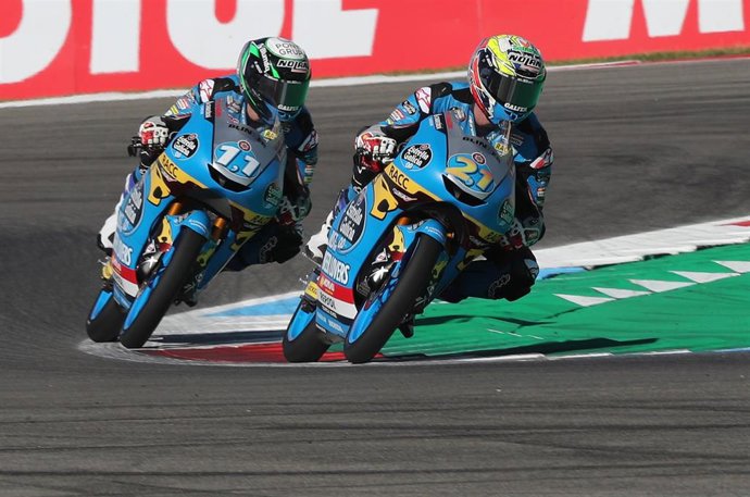 Los pilotos del Estrella Galicia 0,0 de Moto3 Alonso López y Sergio García Dols