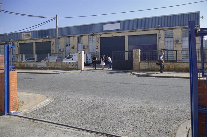 Nave de la empresa Magrudis