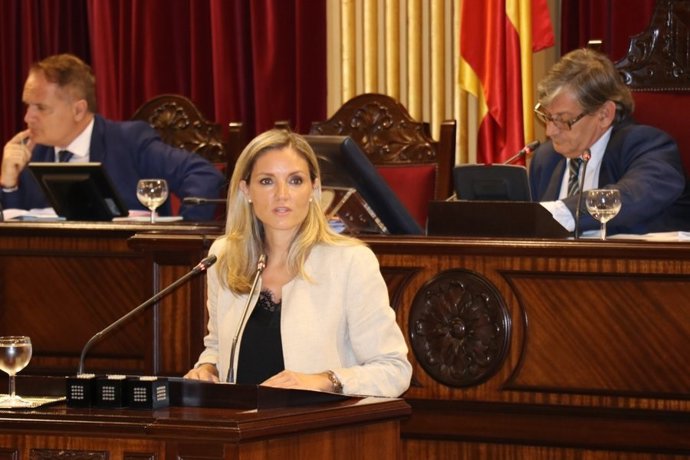 La diputada de Cs Patricia Guasp, en el pleno del Parlament.