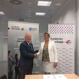 Fundación Ibercaja y CESTE firman un acuerdo para ayudar a los jóvenes a proyectarse profesionalmente.