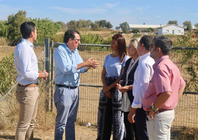 El presidente del PP de Huelva, Manuel Andrés González, en Aljaraque.