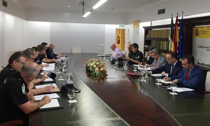 Reunión para acordar el dispositivo de seguridad para el partido entre el Sevilla y el Apoel Nicosia de la Europa League