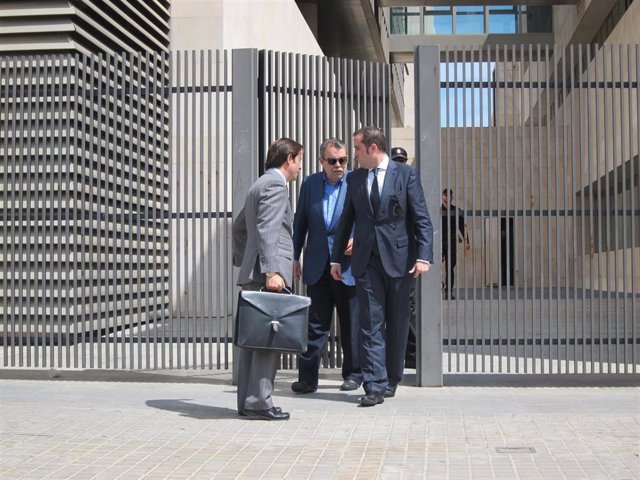 Juan Soler, ex presidente del Valencia a su salida del juzgado