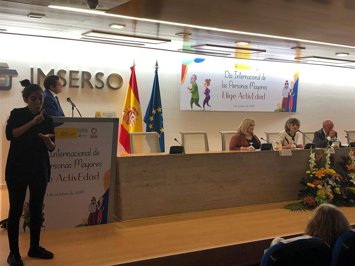 La ministra de Sanidad en funciones, María Luisa Carcedo, durante la inauguración de la jornada con motivo del Día Internacional de las Personas Mayores.