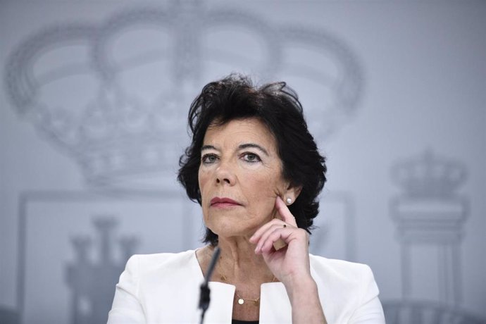 La Portaveu en funcions, Isabel Celaá, compareix davant els mitjans de comunicació després de la reunió del Consell de Ministres a La Moncloa, Madrid (Espanya), 27 de setembre del 2019.