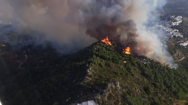 Incendio forestal en Casares