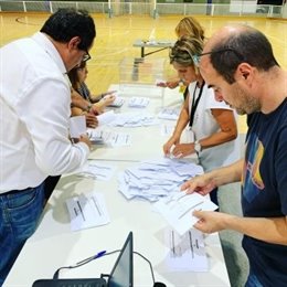 Votación en el pueblo del expresidente Carles Puigdemont para cambiar su fiesta local al 1 de octubre
