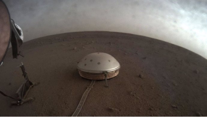 (VÍDEO) Escucha al rover Insight de la NASA mientras trabaja en Marte