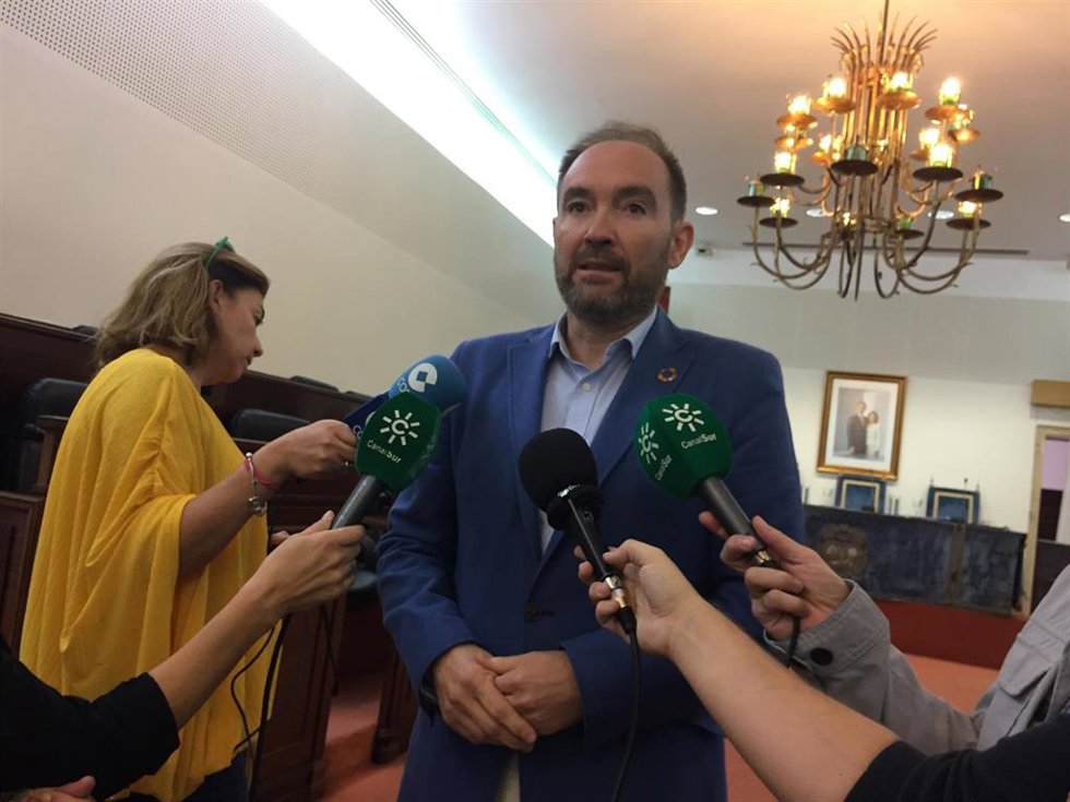 El portavoz del PSOE en la Diputación de Huelva, Pepe Fernández.