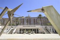 Alertan de que un cadáver lleva más de un mes en el Hospital Virgen del Rocío por "falta de coordinación"