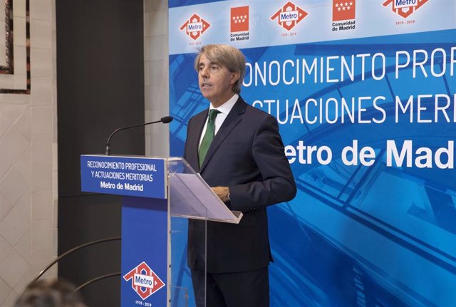 El consejero de Transportes de la Comunidad de Madrid, Ángel Garrido, en un acto de homenaje a trabajadores de Metro de Madrid.
