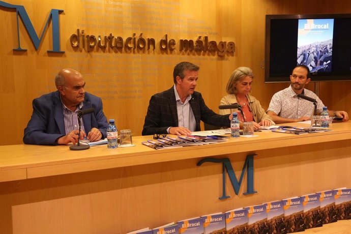 Presentación del segundo número de la revista El Brocal del Centro de Estudios del Folclore Malagueño de Benagalbón, en Rincón de la Victoria (Málaga)