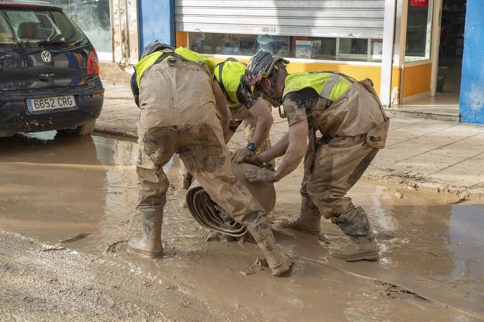 Participación de la UME en Murcia por las consecuencias de la DANA, gota fría