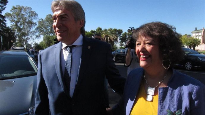 Lucrecio Fernández con Rafaela Valenzuela