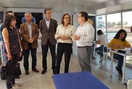 Ventura visita el 'Autobús del Cerebro' en Zaragoza