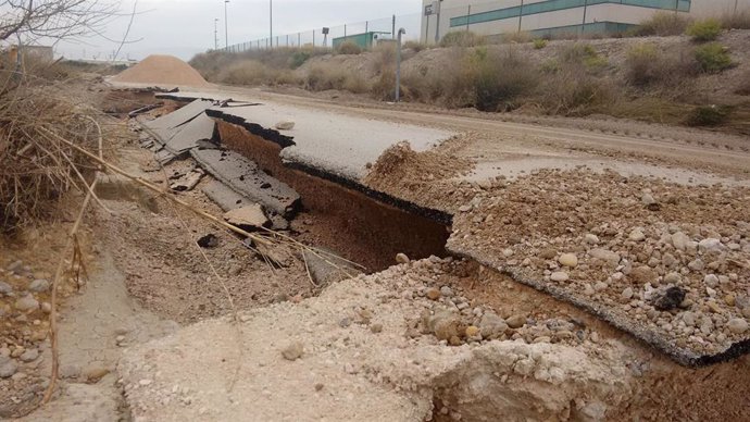 Lluvias torrenciales Molina-Valoración de daños en áreas empresariales