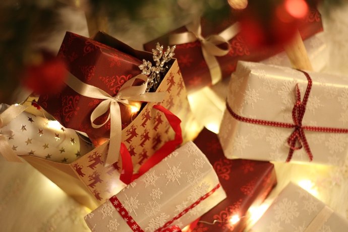 Navidades, regalos, gasto, consumo, árbol