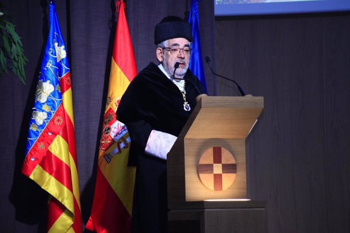 El rector de la Universidad CEU Cardenal Herrera (CEU UCH), Vicente Navarro de Luján