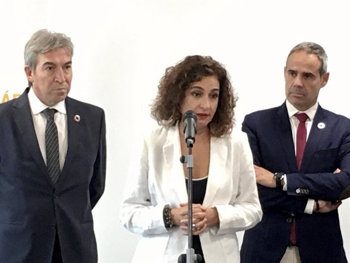 María Jesús Montero junto a Lucrecio Fernández en una foto de archivo