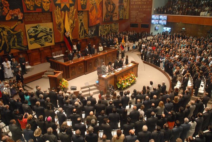 Ecuador.- La Asamblea Nacional de Ecuador aprueba una ley que permite el registr