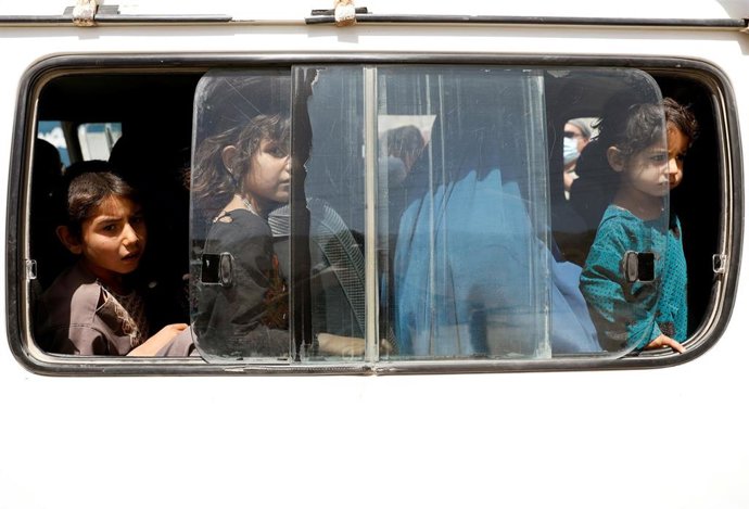 Niños desplazados por la violencia en Ghazni