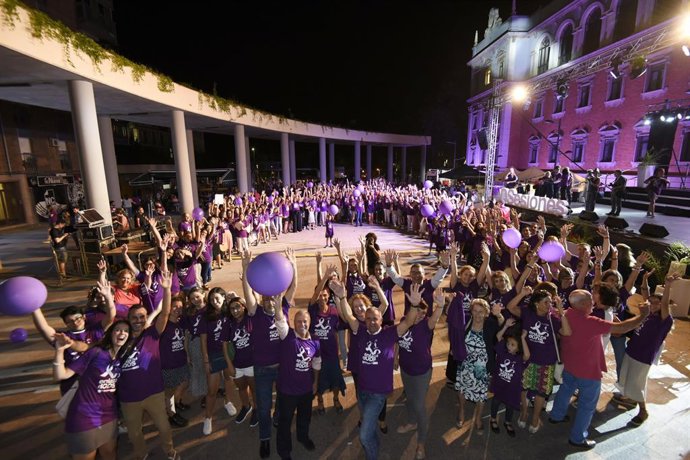 La Universidad de Murcia culmina el evento 'EnlazadODS con un lazo humano de 10.